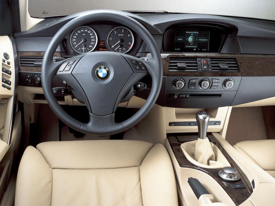  BMW 530d Sedan 2003 года  (фото 2 из 9)